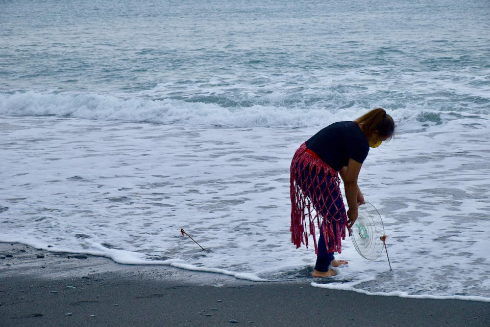 大武部落捉浪花蟹、嘉蘭部落單騎天空步道、土坂部落吃窯烤披薩！感受山海包夾的原民日常