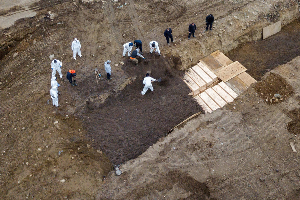 Bodies are buried on New York's Hart Island amid the coronavirus outbreak in New York City, on Apr. 9, 2020. | Lucas Jackson–REUTERS