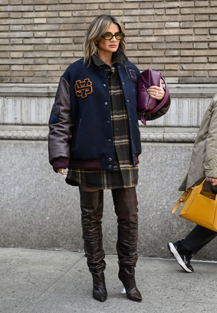 <h1 class="title">Street Style - February 2023 - New York Fashion Week</h1><cite class="credit">Daniel Zuchnik/Getty Images</cite>