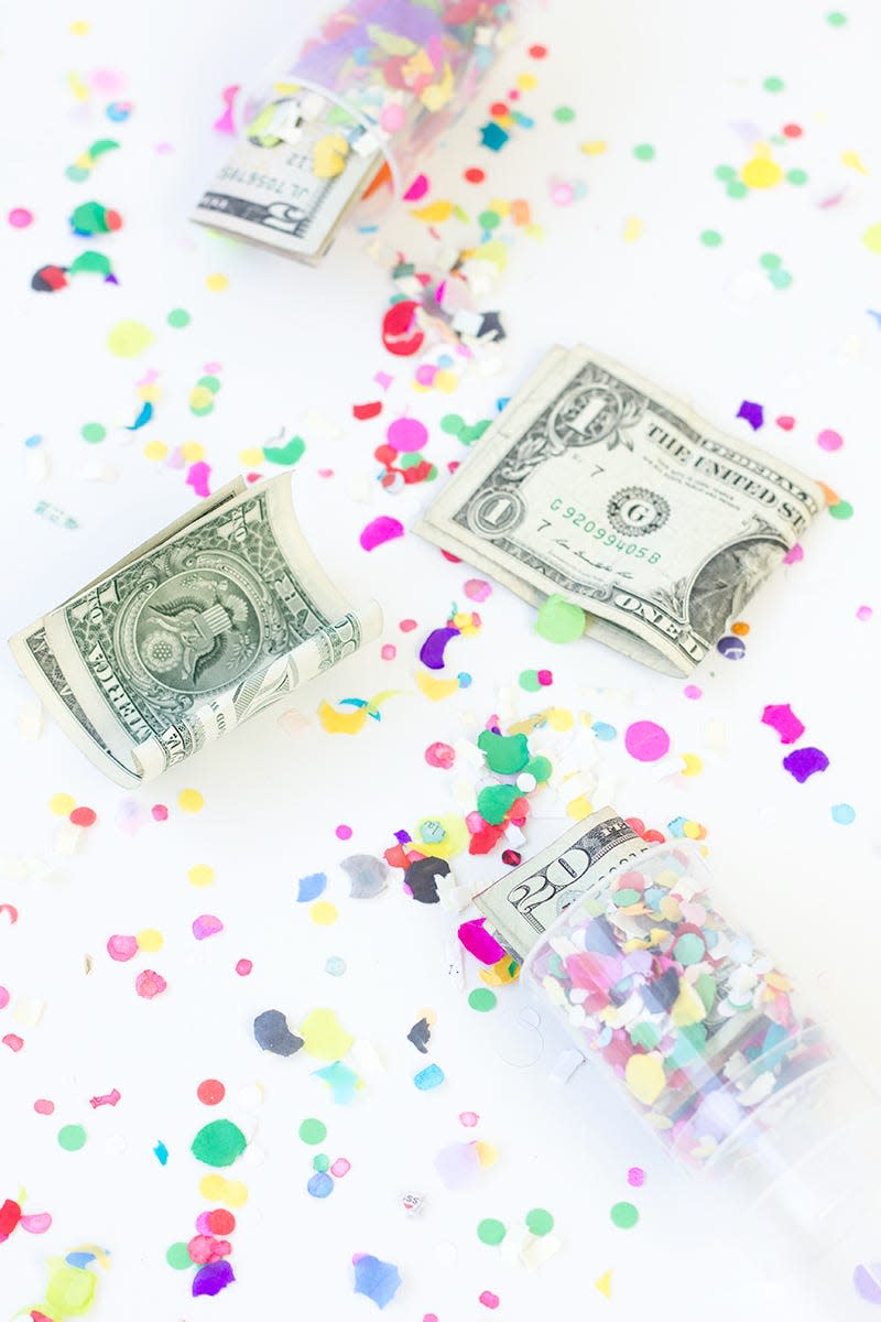 20) DIY Surprise Confetti Pops