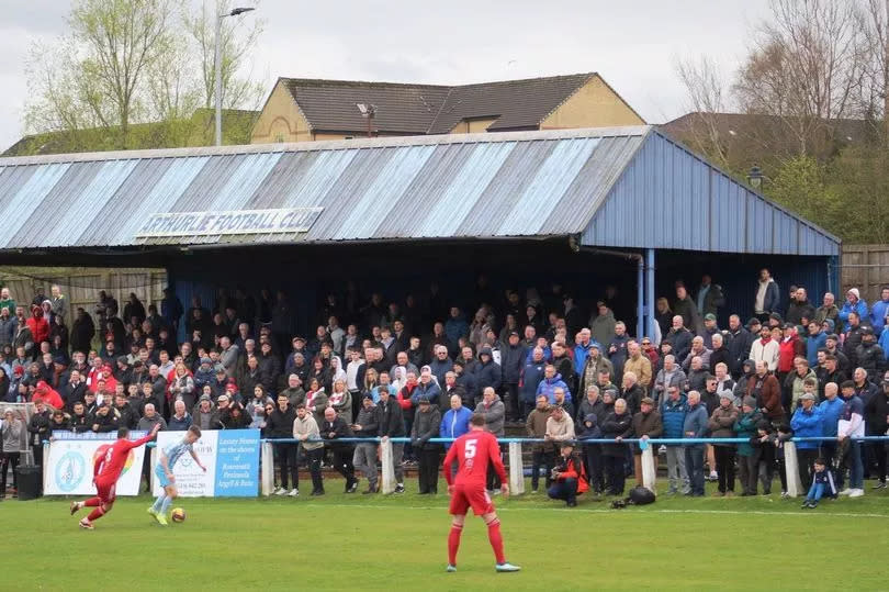 Arthurlie and Johnstone Burgh played out a 2-2 draw in the first leg of their Junior Cup semi-final at Dunterlie