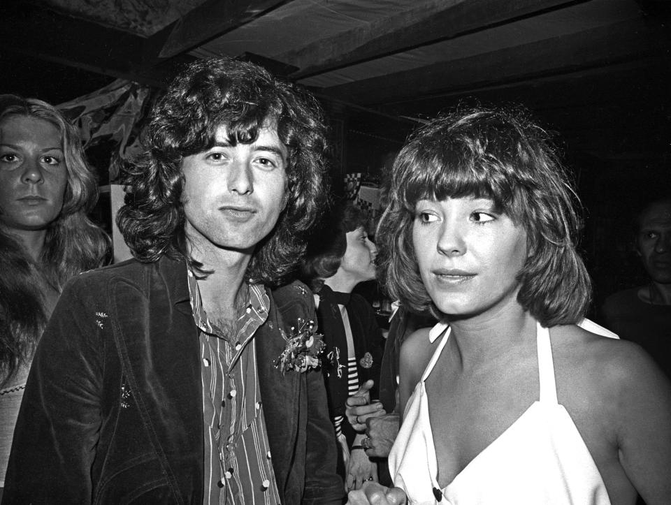 Led Zeppelin guitarist Jimmy Page and Pamela Des Barres in 1973. (Richard Creamer/Michael Ochs Archives/Getty Images)
