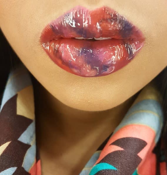 <p>La propuesta de los ‘labios de mármol’ es dejar volar la imaginación y combinar nuestros colores favoritos con un bonito acabado de fantasía. Fotos: Instagram.com/sagacious_and_fabulous </p>