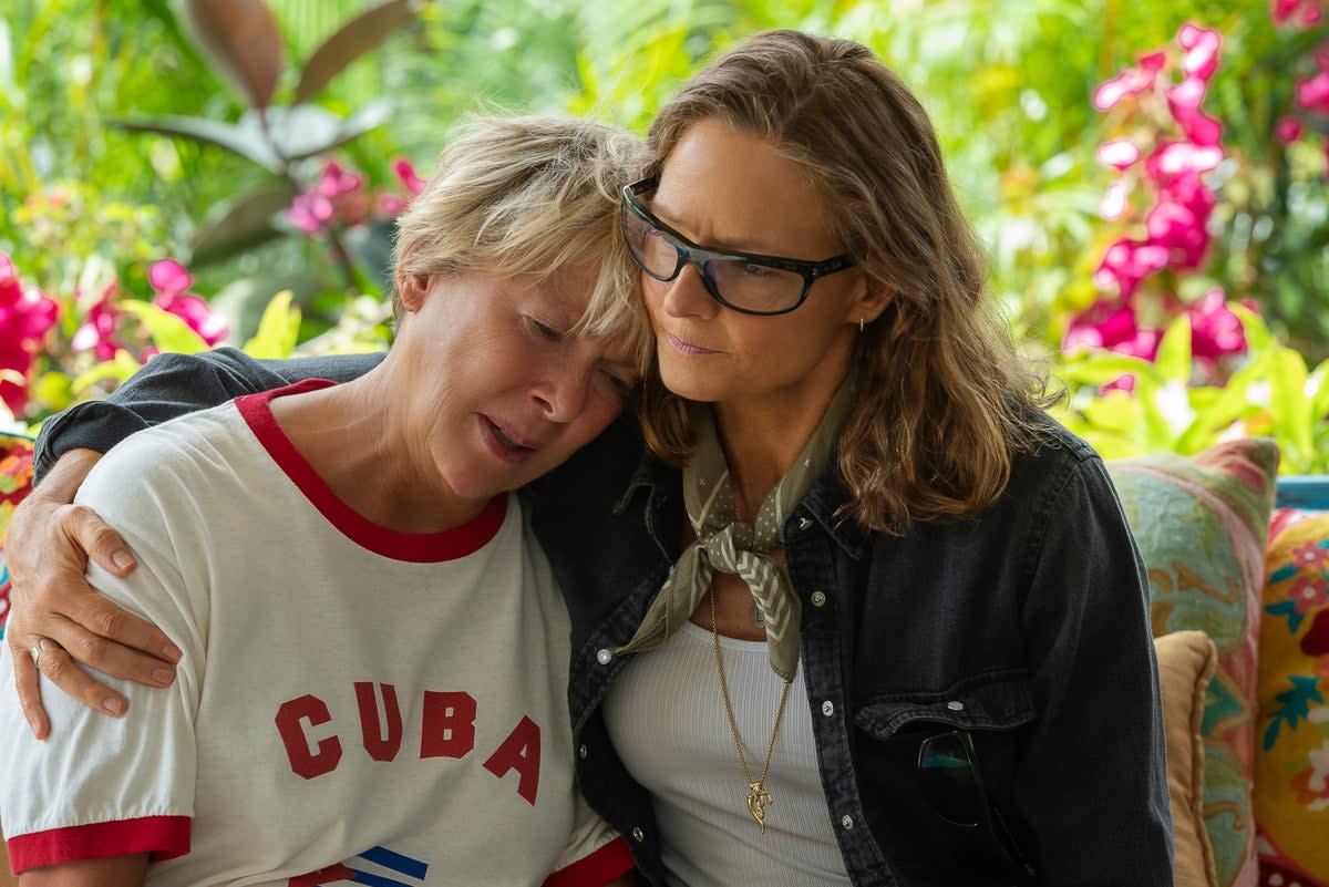 Annette Bening as Diana Nyad and Jodie Foster as Bonnie Stoll in ‘Nyad’ (Kimberley French/Netflix)