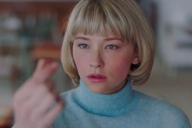 Escena de la película Swallow, protagonizada por Haley Bennett