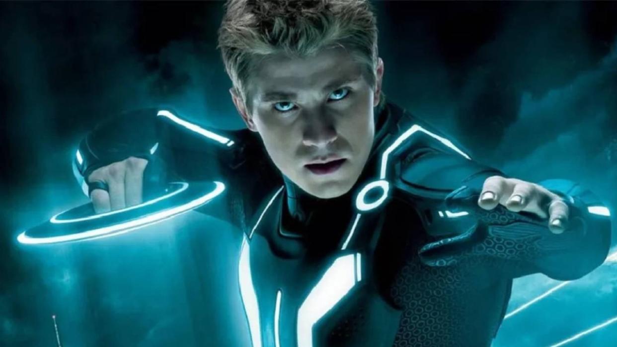  Garrett Hedlund in Tron: Legacy 