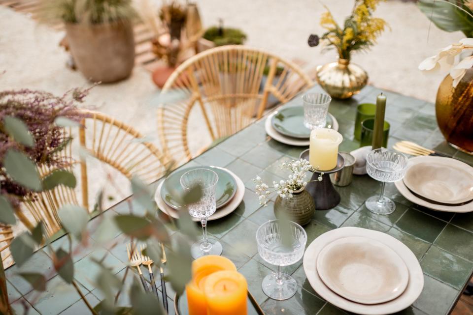 Hosting Friendsgiving This Year? We Found the Cutest Dinnerware Sets for You