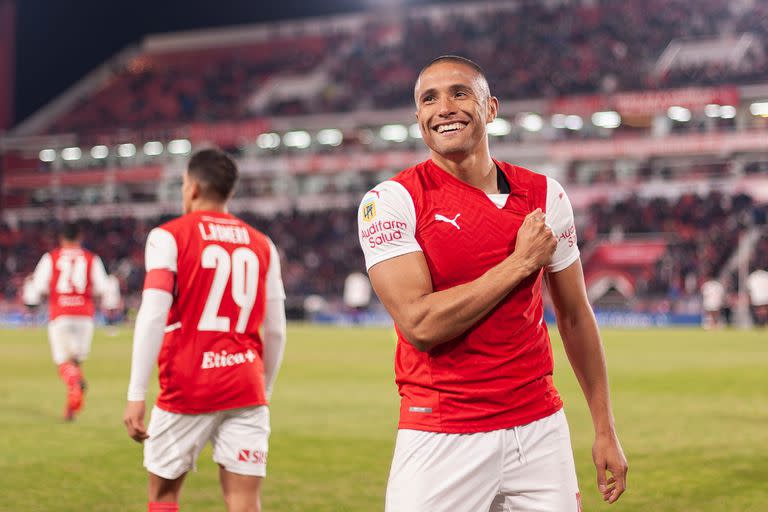 Leandro Benegas cambió desconfianza por sonrisas en Independiente, en medio de un contexto deportivo e institucional complicado