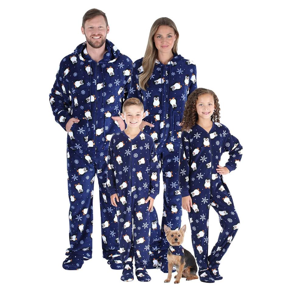 sleepytimepjs-family-matching-christmas-onesies