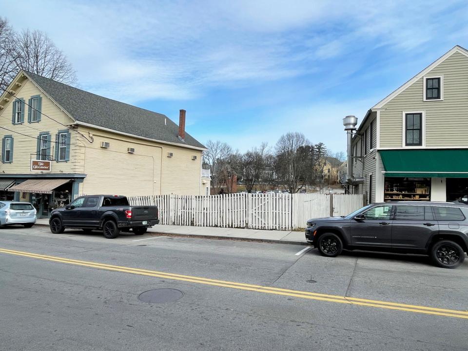 Elliott Berkowitz and Nancy Phillips are donating the property at 23 Water Street to the town of Exeter for a new public park.