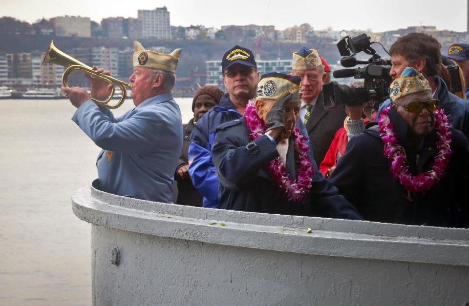 Ceremonies commemorate 75th anniversary of attack on Pearl Harbor