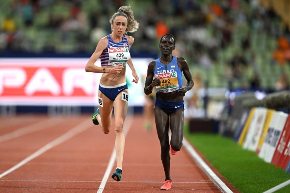 Eilish McColgan of Great Britain and Lonah Chemtai Salpeter of Israel compete in Munich (Getty Images)