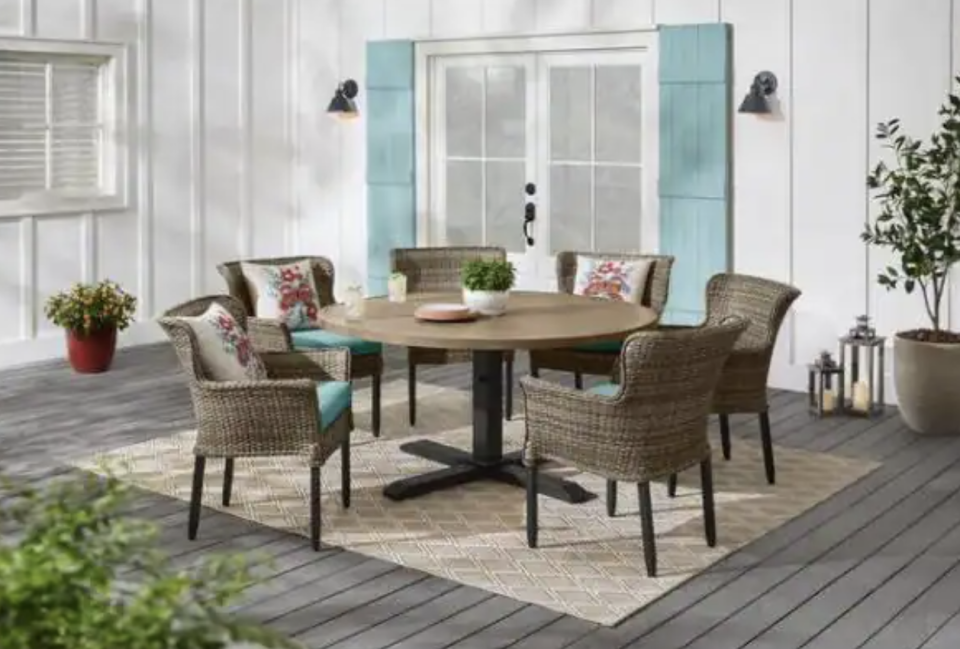 Outdoor round dining table with chairs