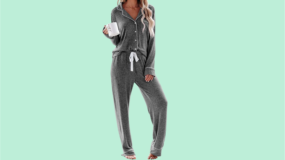 These Aamikast pajamas are stretchy and designed for comfort.