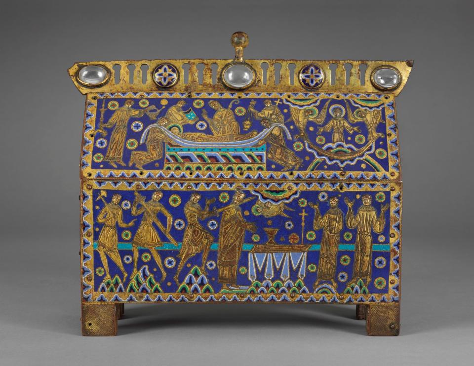 Reliquary casket showing the murder of Thomas Becket, made in Limoges, France, about 1180-1190 - V&A