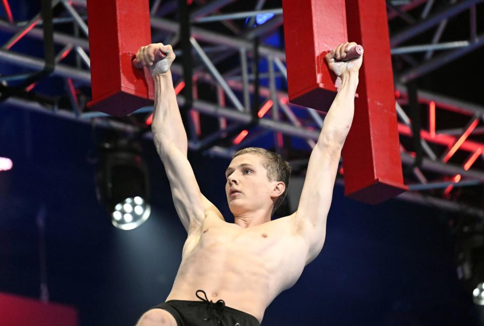 Der neue "König der Ninjas": Philipp Göthert (22) gewann die achte Staffel von "Ninja Warrior Germany". (Bild: RTL / Markus Hertrich)