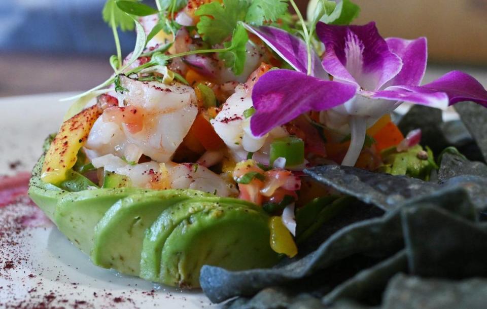 El ceviche mexicano se sirve en The Third Place Global Eatery del chef Rob Vieira y Andrew Penn, situado en el antiguo restaurante mexicano Franco's de  Pollasky Avenue, en Clovis.