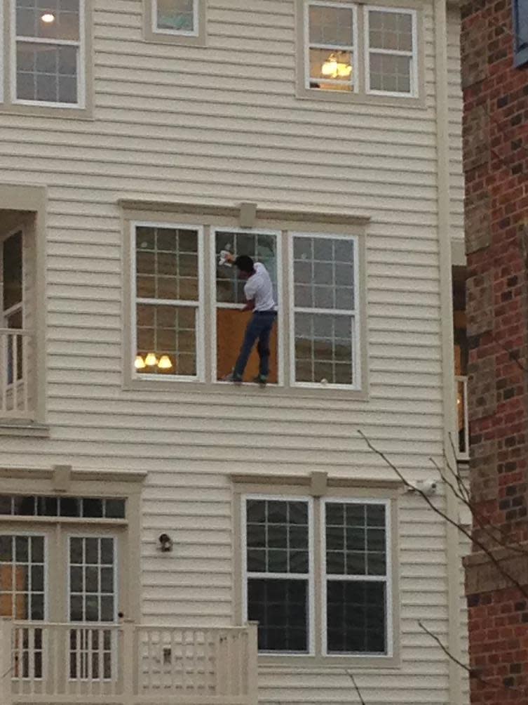 This guy is too eager for clean windows