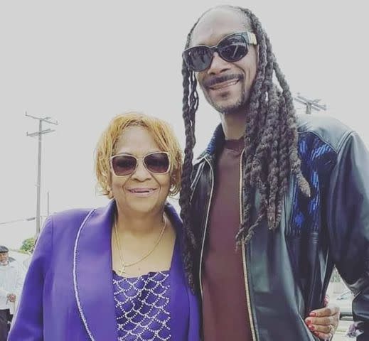 Big Krunch Instagram Snoop Dogg with his mom Beverly Tate