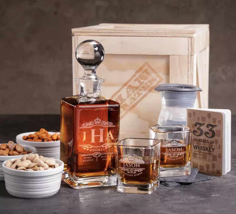whiskey-appreciation-crate-man-crates-best-gift-baskets