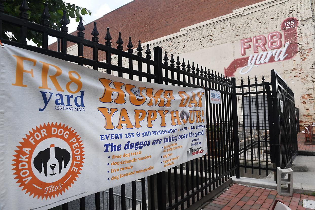Many restaurants in downtown Spartanburg are pet friendly. FR8 Yard holds events such as Hump Day YAPPY Hour were dogs are welcome.