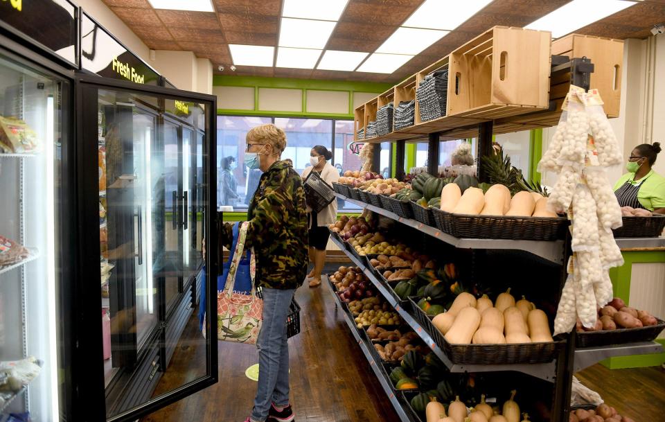 A Canton woman was one of the first shoppers at the StarkFresh Grocery Store in Canton when it opened in 2020. The not-profit group is planning to have a similar store in Alliance.