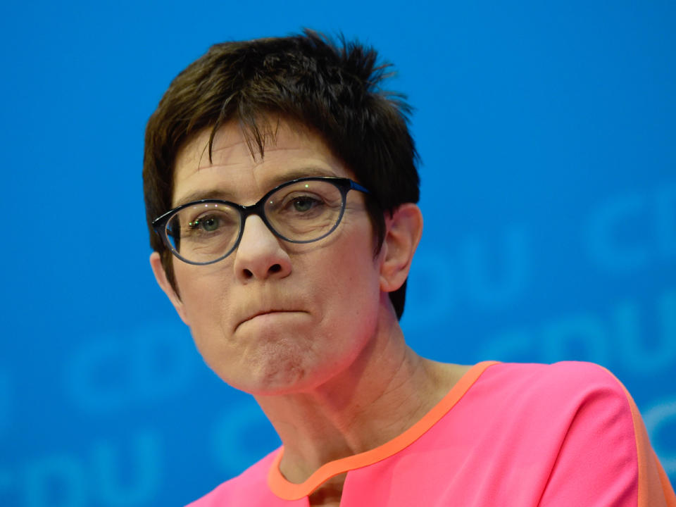 Annegret Kramp-Karrenbauer soll auf Peter Tauber folgen. (Bild-Copyright: Tobias Schwarz/AFP)