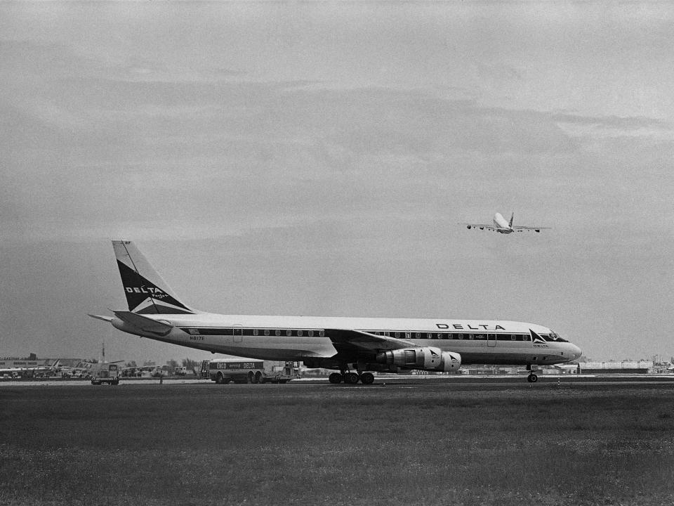Delta Air Lines DC-8