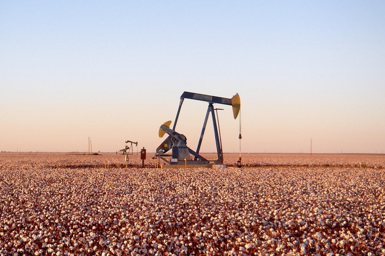 A pumpjack near Andrews, Texas. Zorin09 via Wikipedia