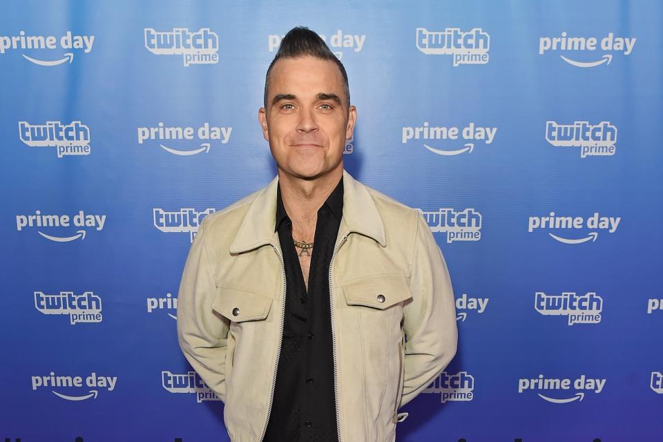 Robbie Williams (Dave Benett)