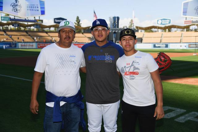 Los Angeles, United States. 16th June, 2022. LOS ANGELES, CALIFORNIA, USA -  JUNE 16: Mexican professional baseball pitcher Julio Urías (Julio Urias)  arrives at the Los Angeles Dodgers Foundation (LADF) Annual Blue