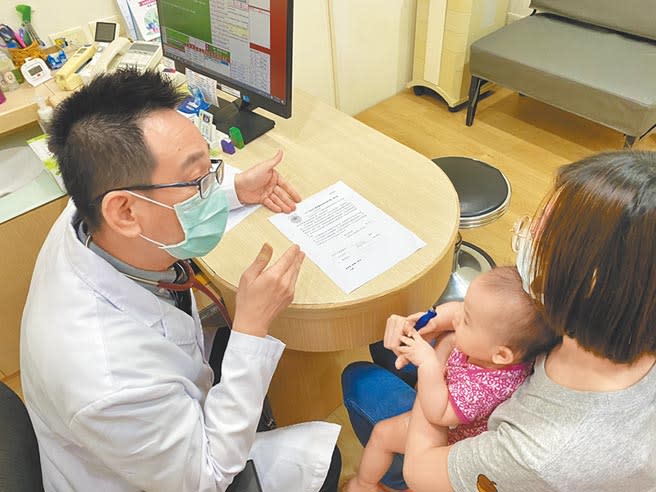 新竹縣衛生局爭取加入「幼兒專責醫師制度試辦計畫」行列，提供家長育兒助力。（莊旻靜攝）