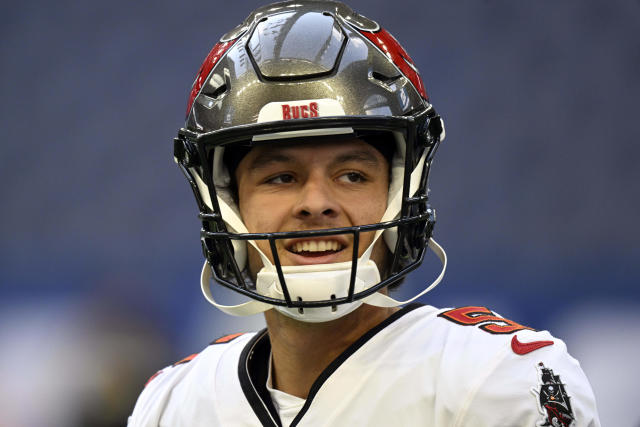 Bucs rookie Jake Camarda clangs punt off AT&T Stadium Jumbotron