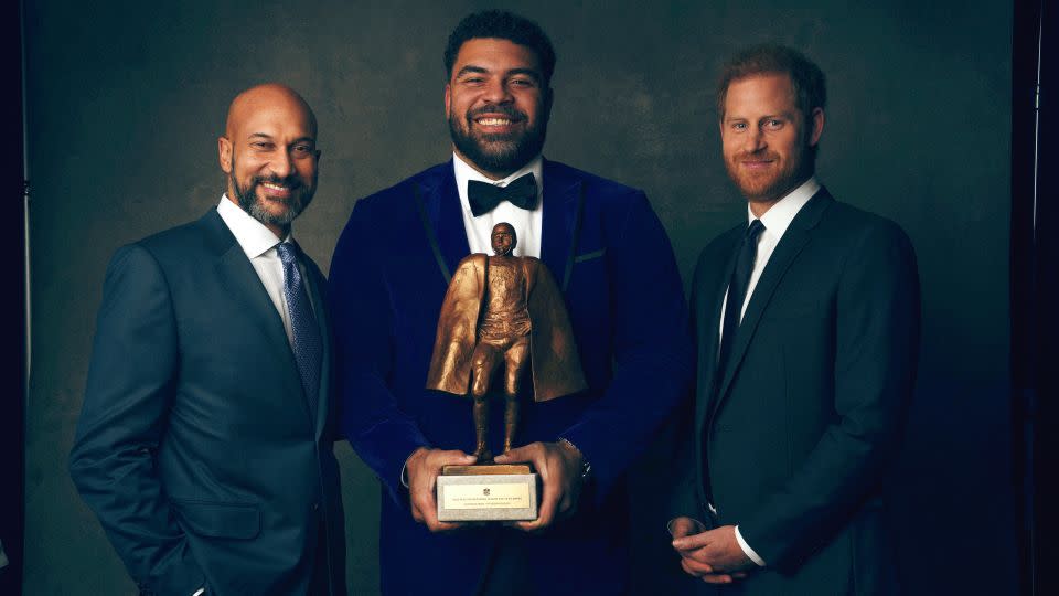 Keegan-Michael Key, Heyward and Prince Harry pose for a photo after the Pittsburgh Steelers DT won the Man of the Year award. - Todd Rosenberg/Getty Images
