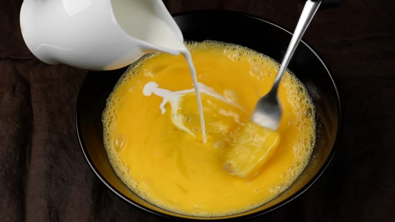 scrambling eggs with cream