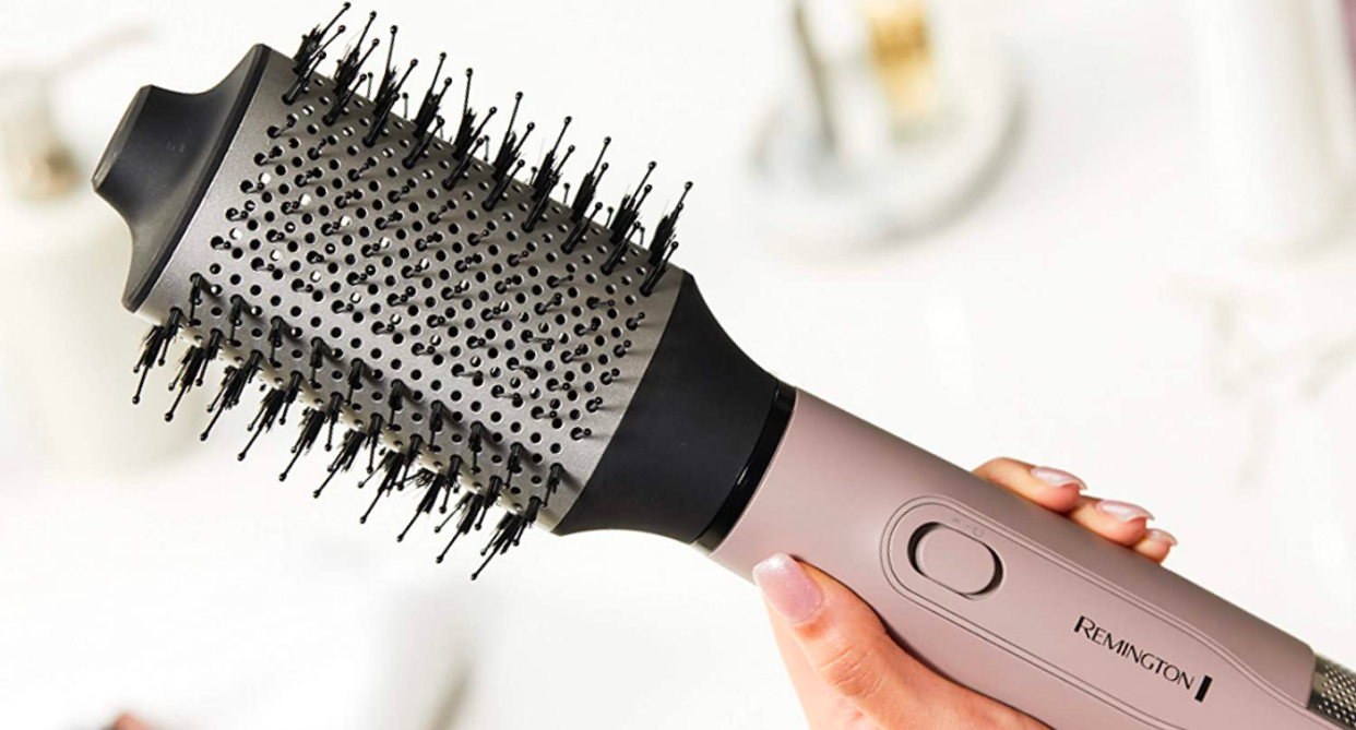 I tried the Remington Wet2style Oval Dryer and Volumizing Hair Brush. Image via Amazon.