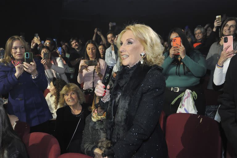 Mirtha Legrand felicitó a Soledad y se llevó la ovación del público