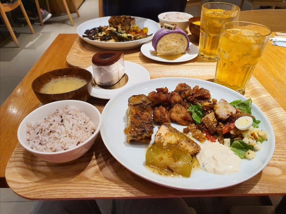 raffles city - cafe meal muji