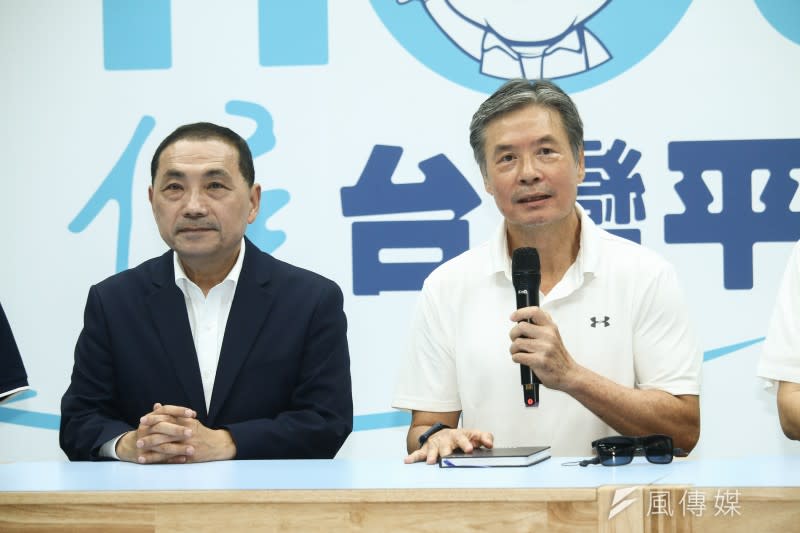 20230628-國民黨總統參選人侯友宜競選辦公室成立記者會，右為競選辦公室執行長金溥聰。（蔡親傑攝）