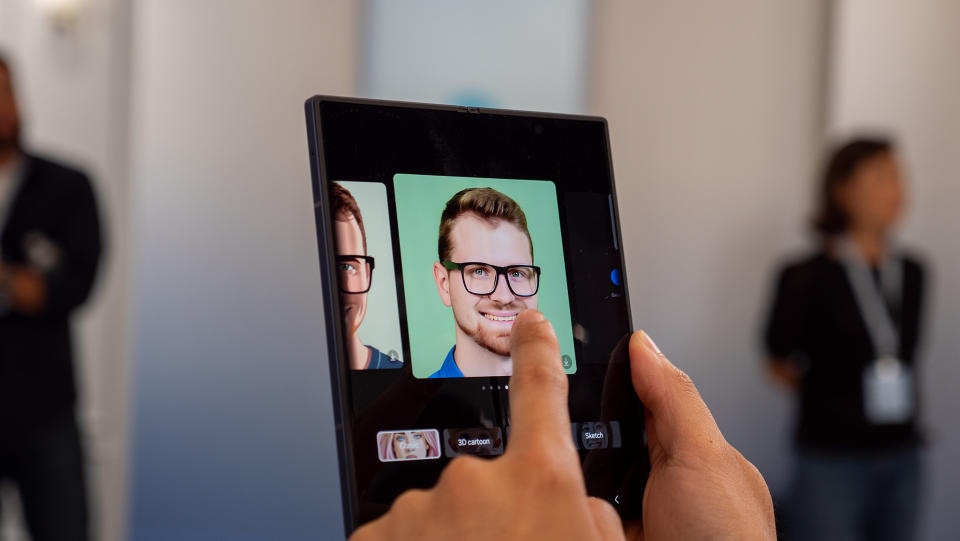 Using the AI portraits feature on the Galaxy Z Fold 6