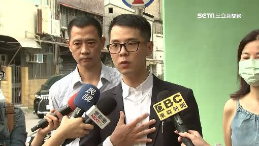 知名房仲作家陳泰源控訴建商。