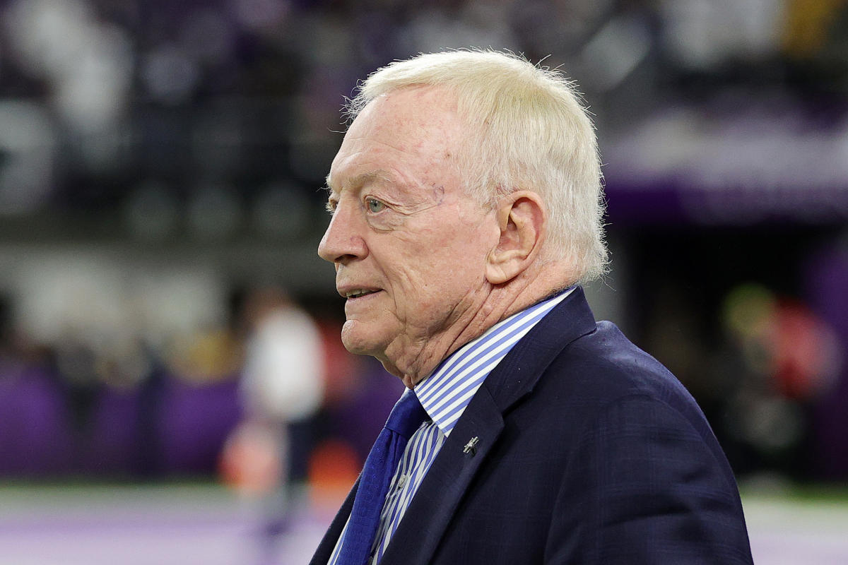 Source: Cowboys owner Jerry Jones 'OK' after reported car crash, hospitalization – Yahoo Sports