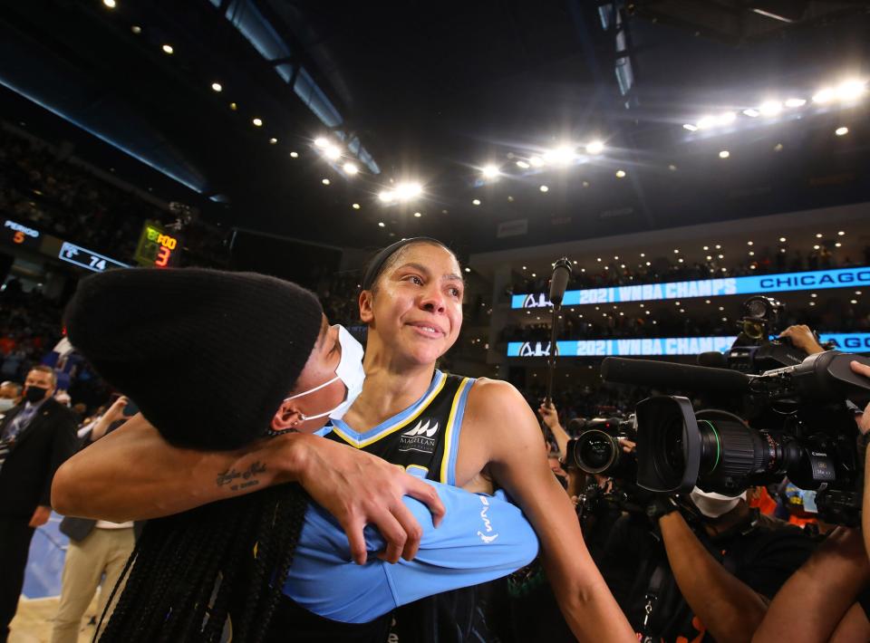 Candace Parker hugs her daughter, Lailaa.