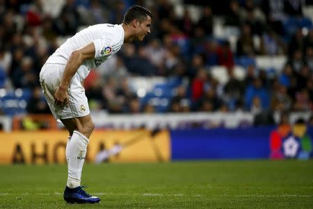 Football Soccer - Spanish Liga BBVA - Real Madrid v Villarreal - Santiago Bernabeu stadium, Spain - 20/04/16. Real Madrid's Cristiano Ronaldo reacts during the match REUTERS/Juan Medina