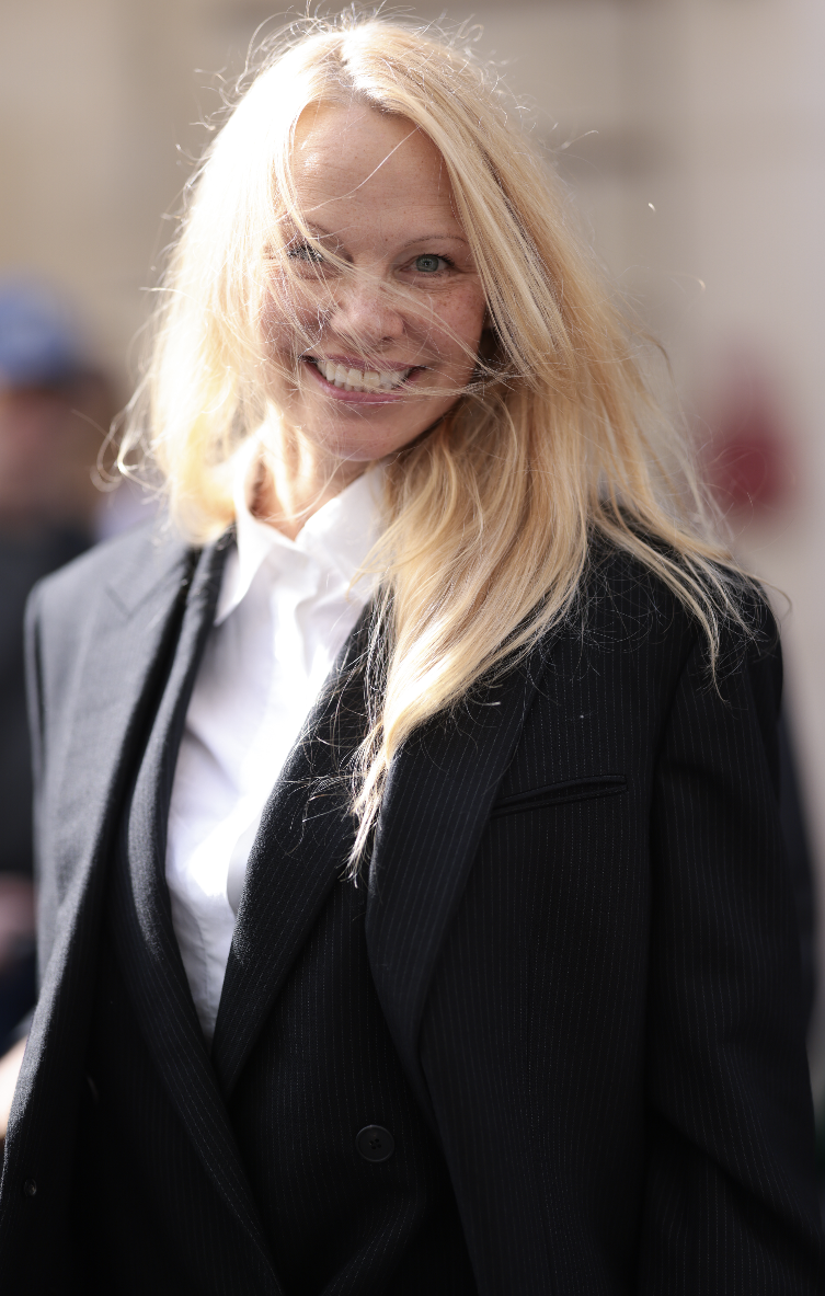 pamela anderson no makeup