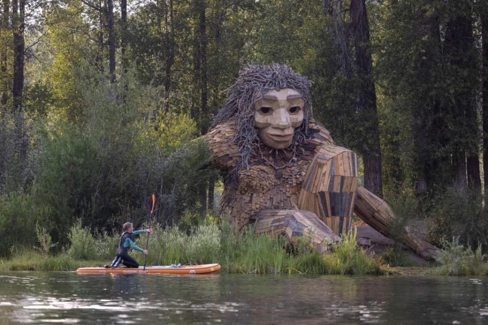 wooden giant sculpture