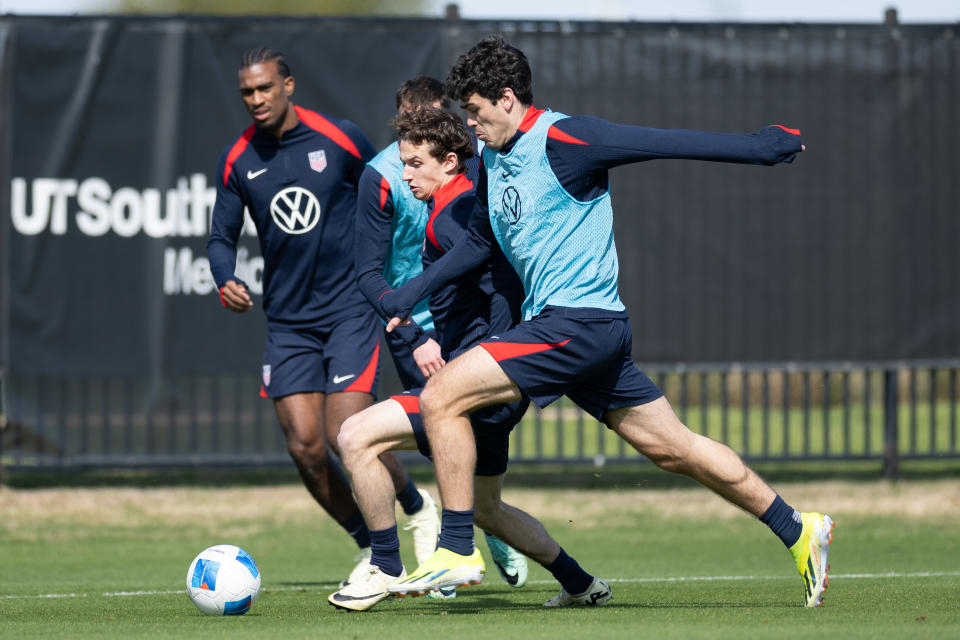 Gio Reyna (R) and Brendan Aaronson battle for a ball during USMNT training on Monday. (John Dorton/ISI Photos/Getty Images for USSF)