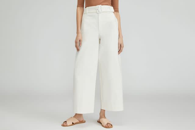 <p>Everlane</p>