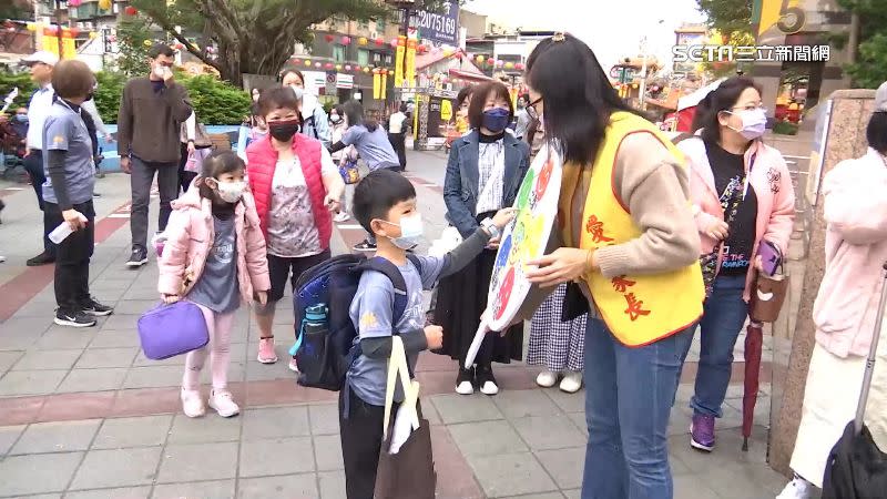 自今日起校園口罩鬆綁，各級學校、幼兒園等，實施室內口罩放寬措施。（圖／資料照）