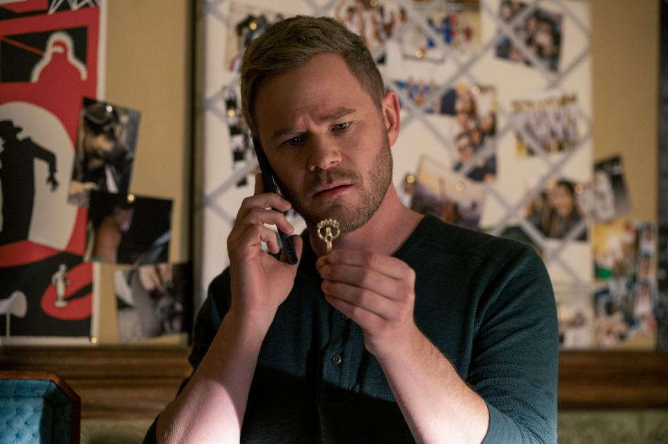 LOCKE & KEY (L to R) AARON ASHMORE as DUNCAN LOCKE in episode 204 of LOCKE & KEY Cr. AMANDA MATLOVICH/NETFLIX